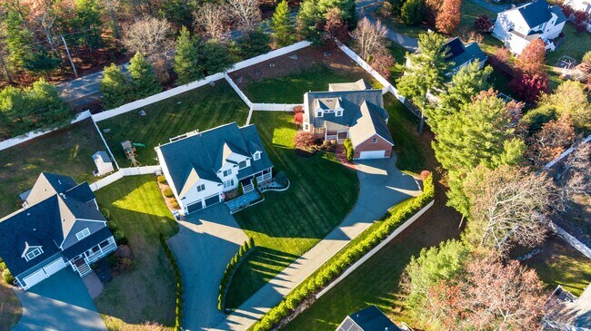 Building Photo - 5 Neff Dr