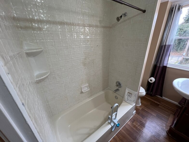 Building Photo - 7202 Sindall Rd