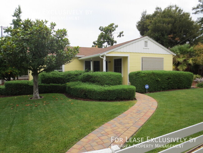 Picturesque 3/1 in gorgeous Friendly Acre... - Picturesque  3/1 in gorgeous Friendly Acre...