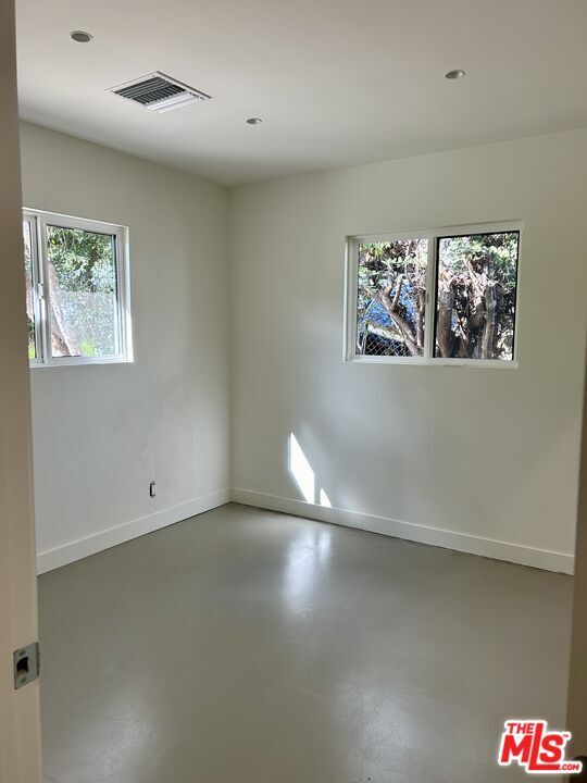 Building Photo - 3417 Chadwick Dr