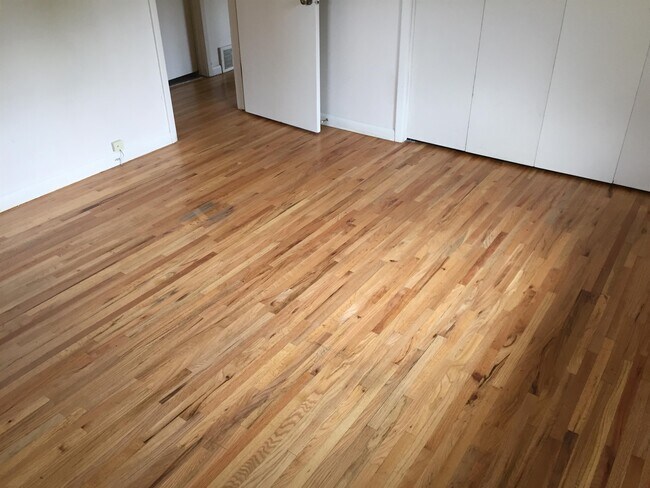 Building Photo - 16311 W 14th Ave