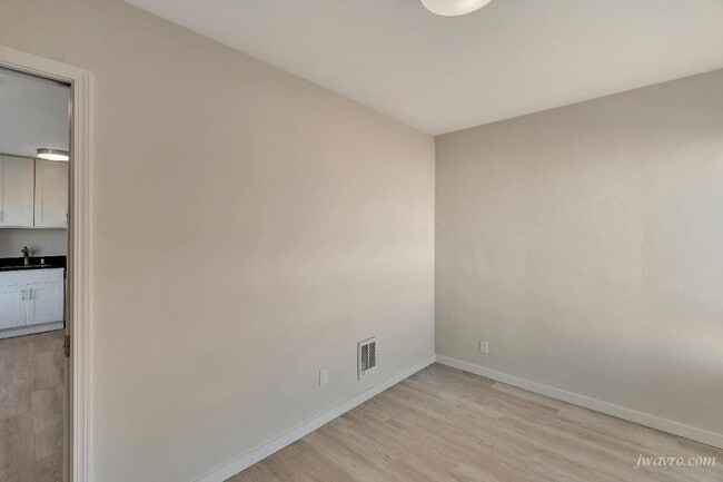 Building Photo - 70 Terra Vista Ave