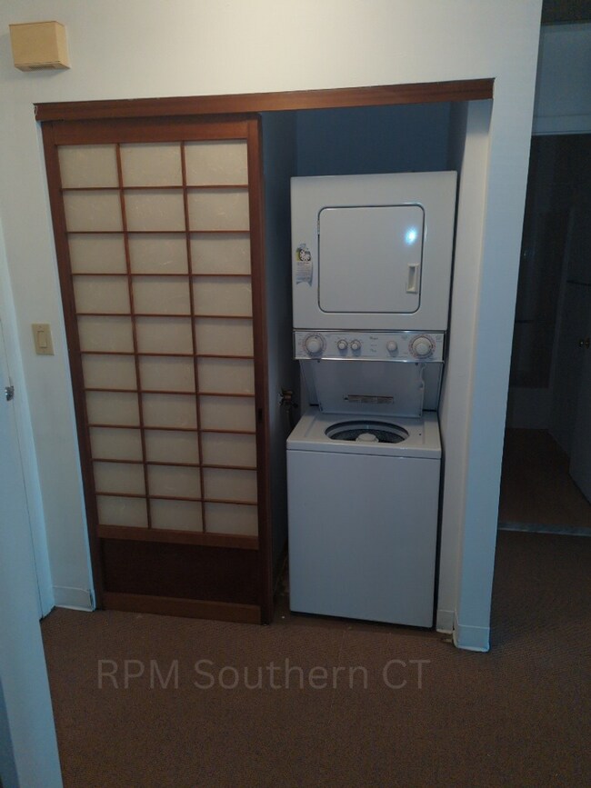 Building Photo - 1 Bedroom Condo | Whitneyville