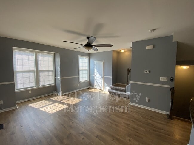 Building Photo - 302 Brenton Rd
