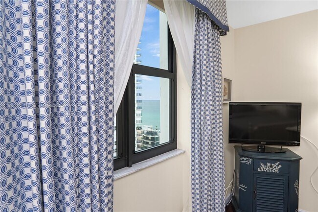 Building Photo - 2401 S Ocean Dr