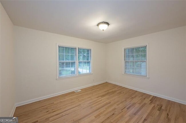Building Photo - 2293 Vistamont Dr