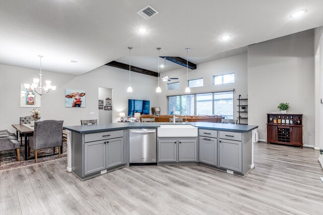 Building Photo - BEAUTIFUL 3-BEDROOM HOME IN THE ENCLAVE AT...