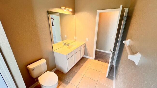 Building Photo - Spacious 4-Bedroom Home in HOA Community with Fantastic Amenities!