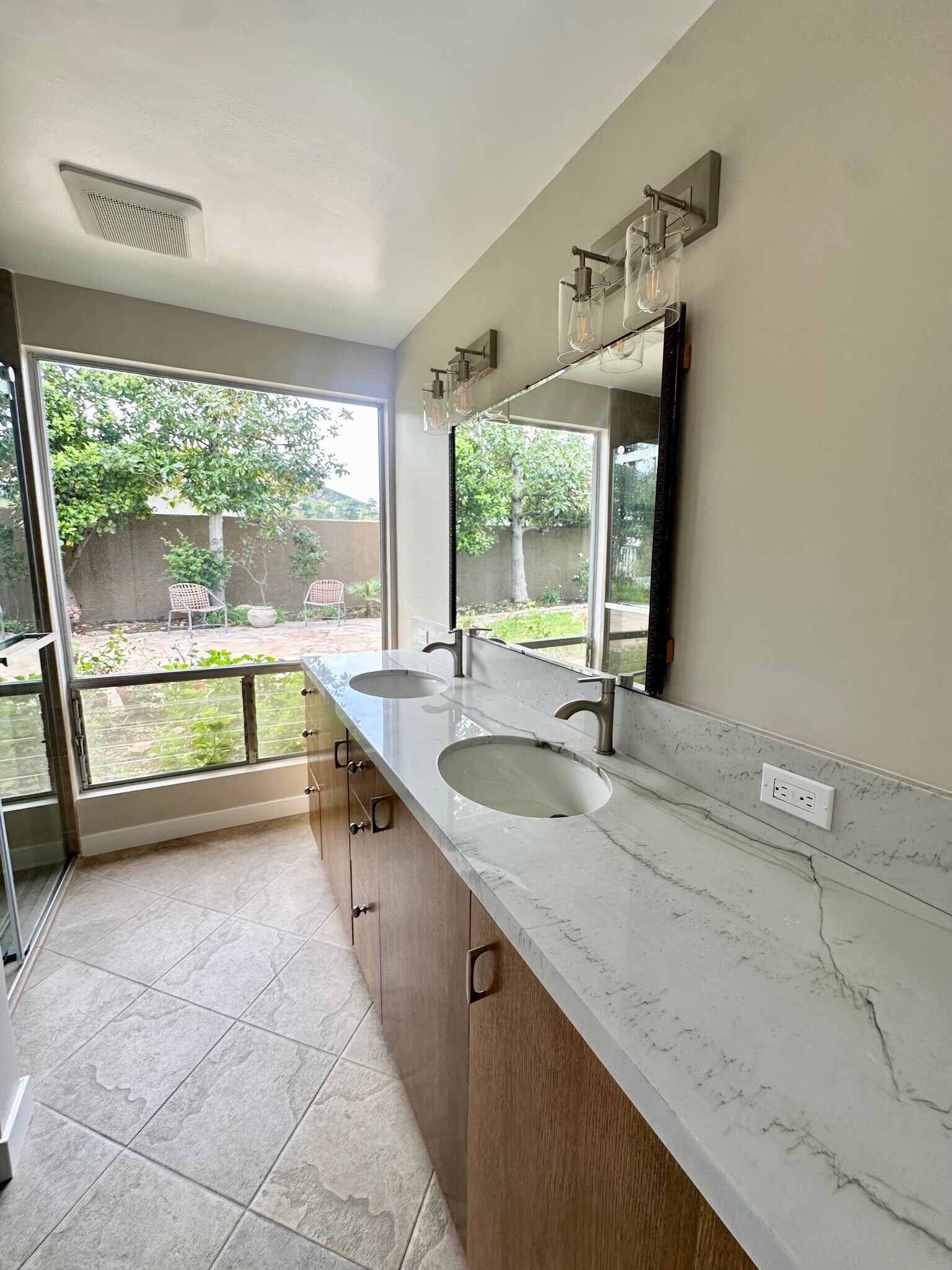 Building Photo - 16703 Alginet Pl