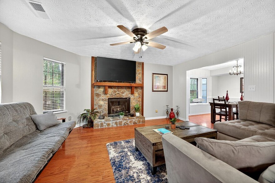 Building Photo - 145 N Bend Trail