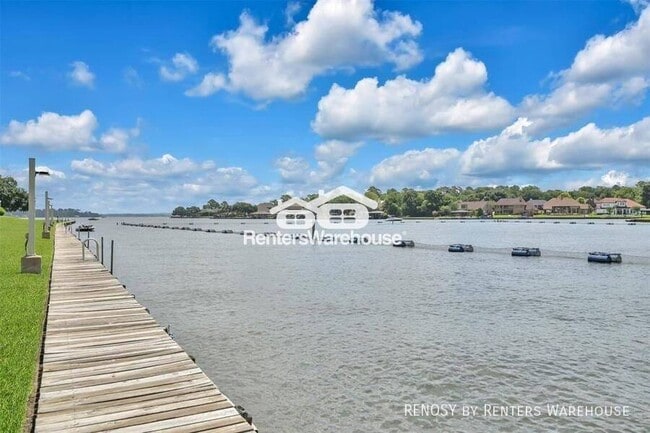 Building Photo - 182 April Point Dr N