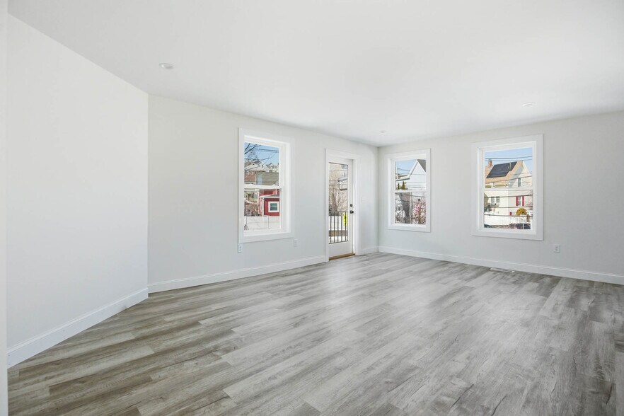 Building Photo - 23 Blake St