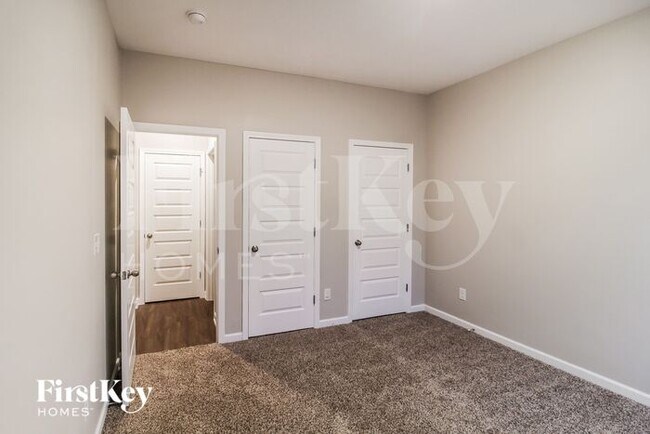 Building Photo - 2082 Massey Ln