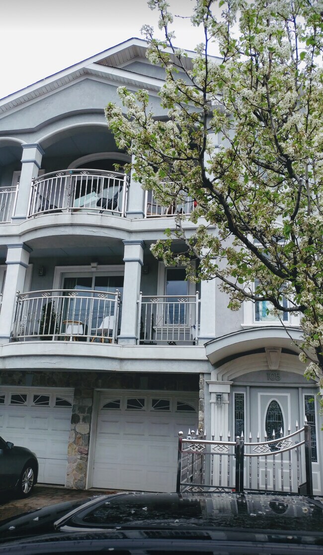 Primary Photo - 105 Nelson Ave