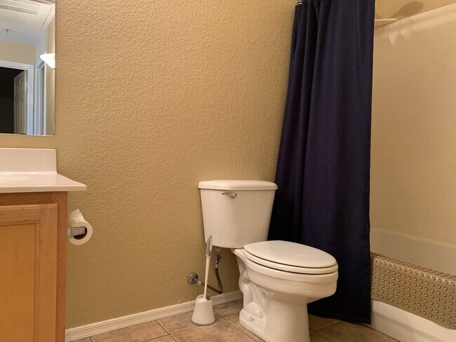 Building Photo - Beautiful 2 bedroom condo in Tempe