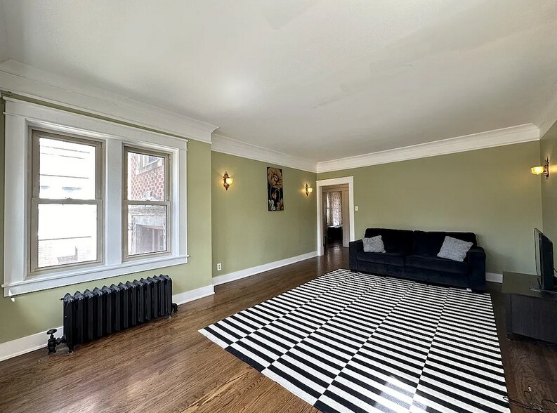 Building Photo - 5024 N Ridgeway Ave