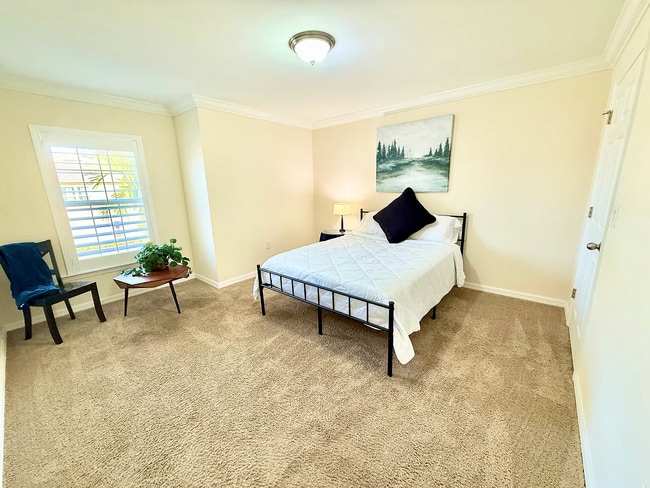 Building Photo - 12503 Laurel Cove Dr