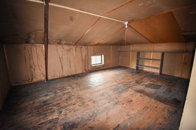 Building Photo - MT440