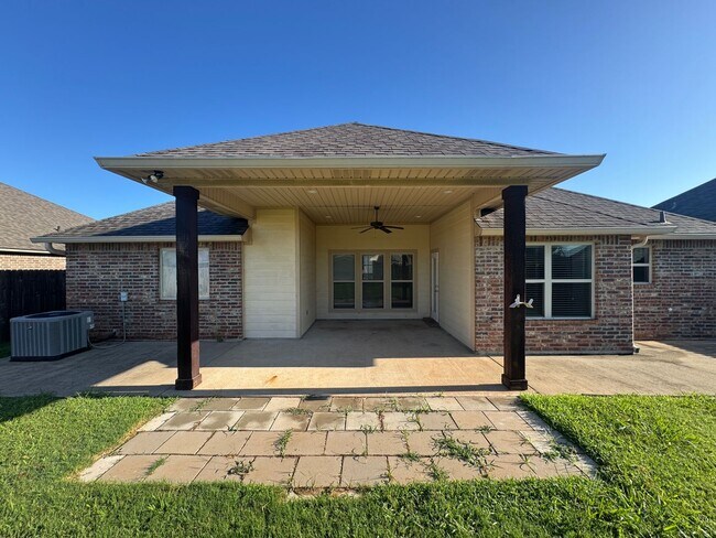 Building Photo - Close to Barksdale Air Force Base...