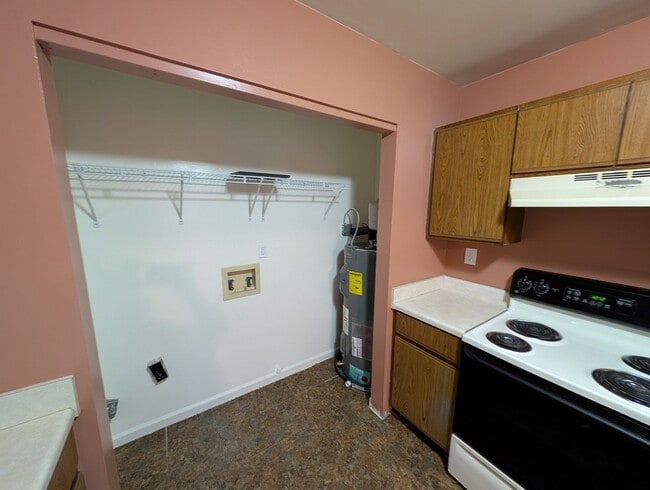 Building Photo - 4208 Chalet Cir NW