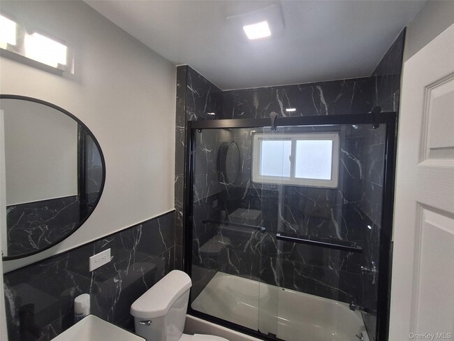 Building Photo - 194-14 115th Rd