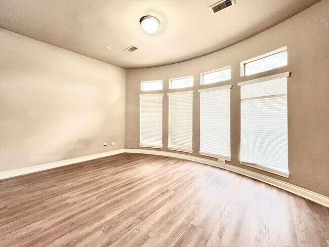 Building Photo - 25419 Lockspur Dr