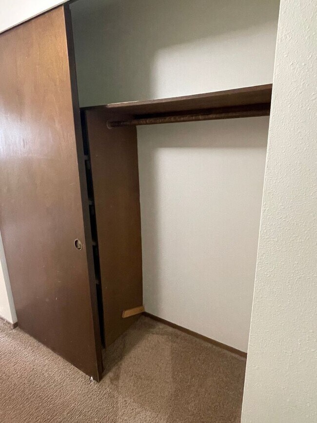 Building Photo - 2 Bedroom, 1 Bathroom Duplex in Blaine