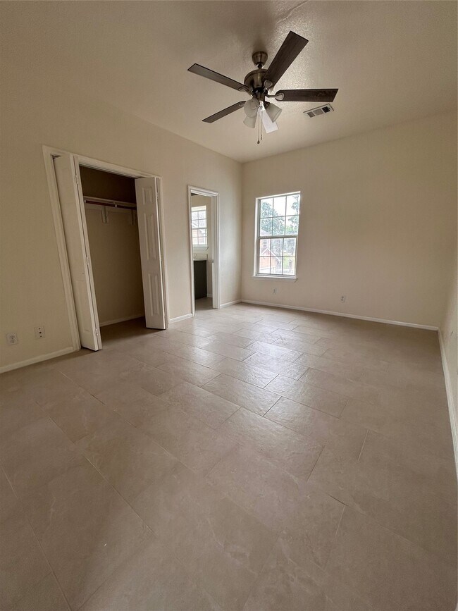 Building Photo - 6841 Larkstone St