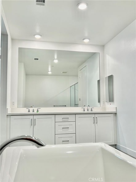Building Photo - 2512 Rivington
