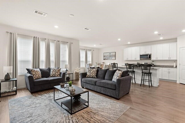 Primary Photo - 1008 Caramel Shrs Dr