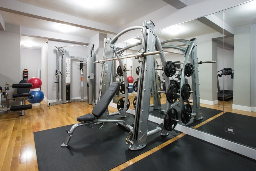 Building Photo - 20 Park Ave