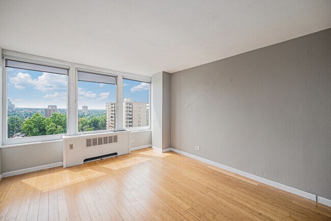 Building Photo - Stylish Capitol Hill Condo with Mountain &...