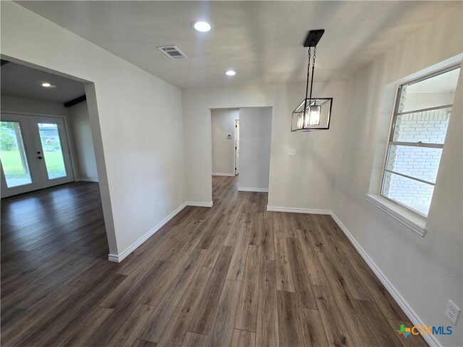 Building Photo - 1025 Terra Alta Dr