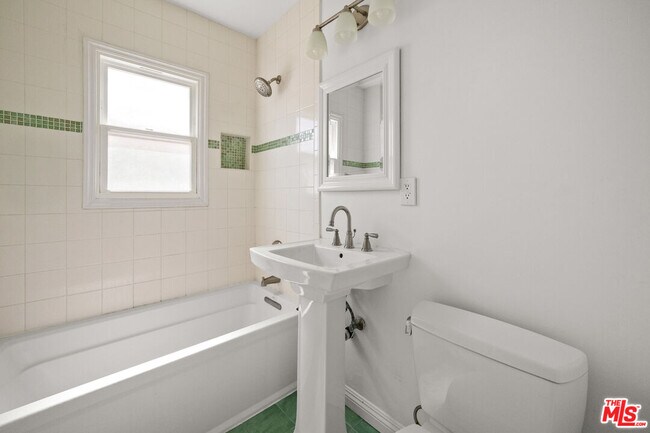 Building Photo - 5227 Etheldo Ave