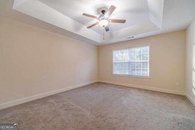 Building Photo - 583 Embassy Walk