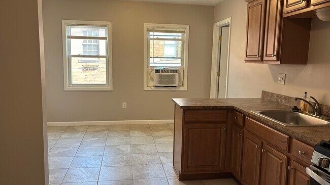 Building Photo - 12010 Paul Ave