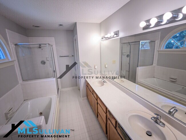 Building Photo - 4101 Grove Ridge Dr