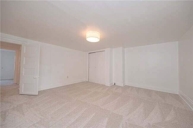 Building Photo - 274 38th St