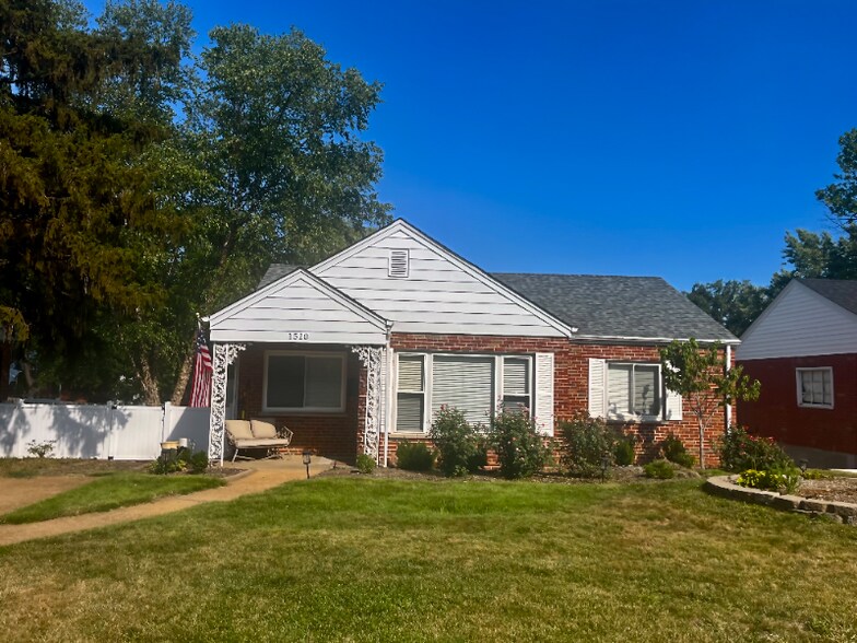 Primary Photo - 1500 Pinetree Ln