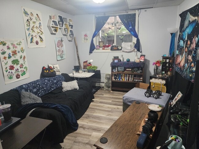 Building Photo - 622 S 4th St