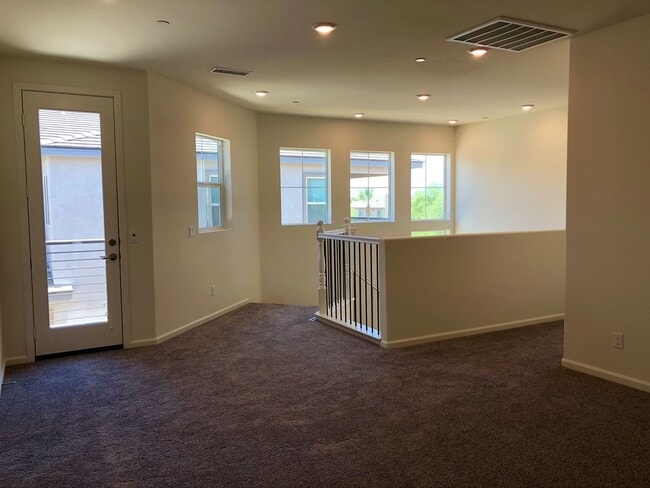 Building Photo - Long Term - Spacious 4 Bedroom Home @ Terra Lago in Indio!
