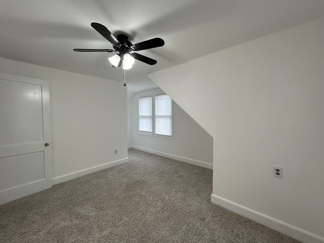 Building Photo - 177 Maple Ave