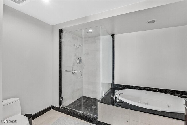 Building Photo - 2700 S Las Vegas Blvd