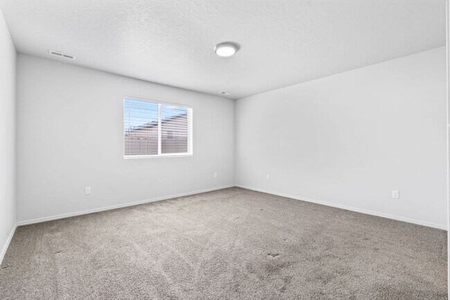 Building Photo - BEAUTIFUL Single Level 3bd/2ba Nampa Home!