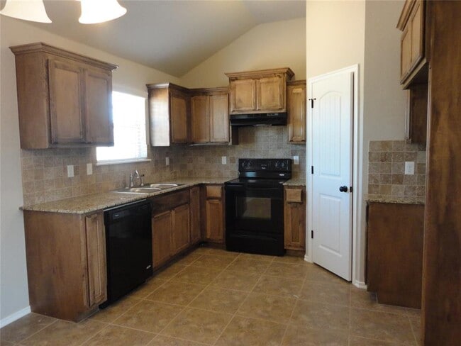 Building Photo - 5802 Clearwater Dr