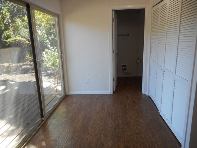 Building Photo - Beautiful single story ranch style home on cul-de-sac!