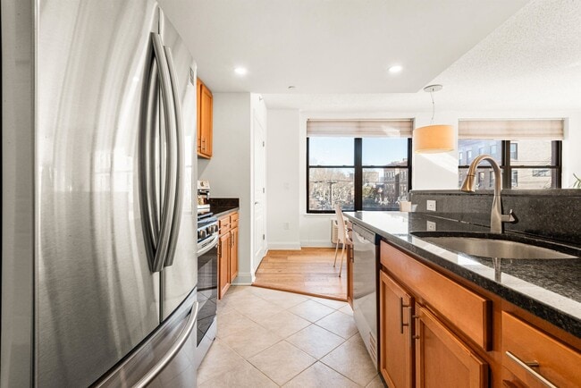 Building Photo - 4301 Park Ave