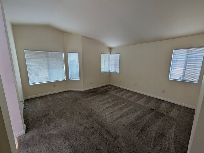 Building Photo - Spacious Bay Point 3/2.5 Home with Excelle...
