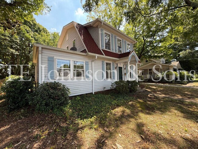 Building Photo - 817 S Hawthorne Rd