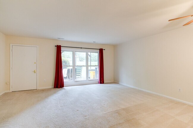 Building Photo - Crofton Condo For Rent